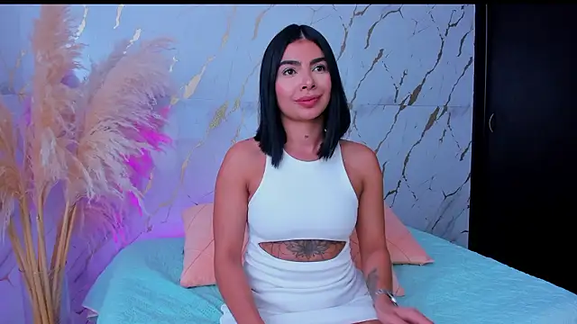 Julig01 online show from February 2026 09:38:01 PM