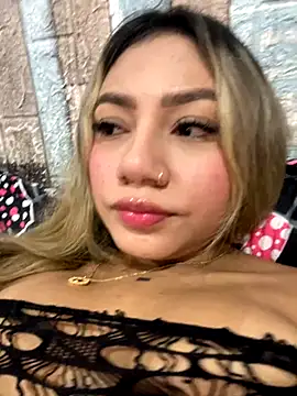 Vicky-Nova online show from November 2025 04:12:01 AM