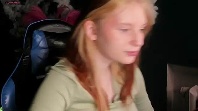 Snapshot of AngelWisee chatting on June 2026 03:09:01 AM AngelWisee online show from June 2026 03:09:01 AM