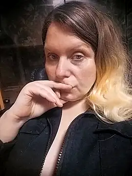 Lana-murr online show from April 2026 05:19:02 PM