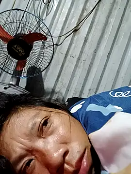 bella-la online show from November 2025 08:32:01 PM