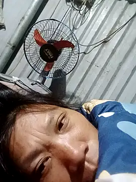 bella-la online show from November 2025 10:57:02 PM