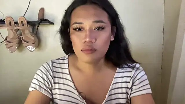 untouchable mia online show from December 2025 04:41:01 AM