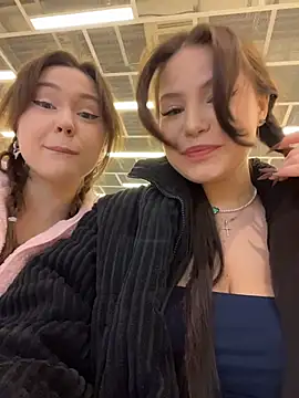 Kissy Moon online show from November 2025 04:07:01 PM