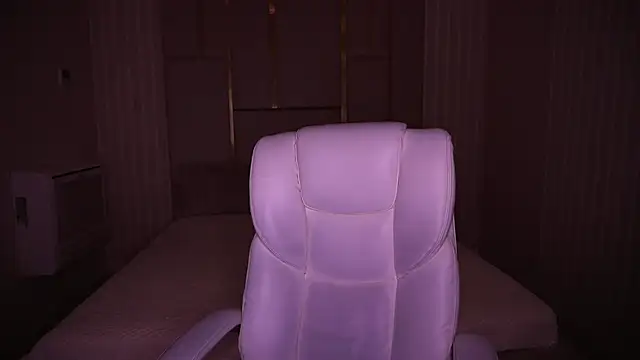 Snapshot of NaughtyNurseVibe chatting on November 2025 06:58:01 AM NaughtyNurseVibe online show from November 2025 06:58:01 AM