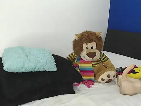 Snapshot of EmmilyConnor chatting on February 2026 09:55:01 PM EmmilyConnor online show from February 2026 09:55:01 PM