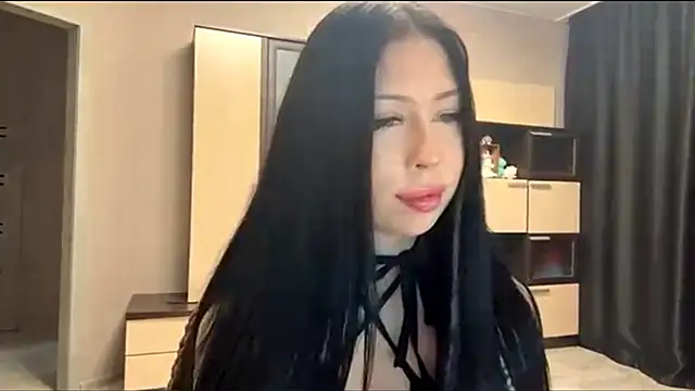 Snapshot of TenderliOne chatting on November 2025 08:44:01 AM TenderliOne online show from November 2025 08:44:01 AM