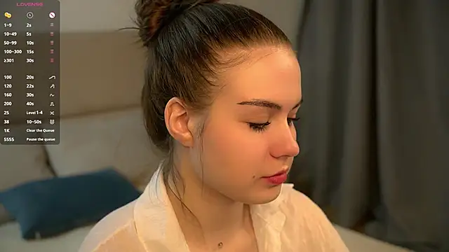 LoreeScialdone online show from November 2025 06:15:01 PM