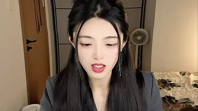 ronronner233 online show from November 2025 01:47:02 PM