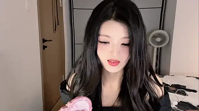 ronronner233 online show from November 2025 03:05:01 PM