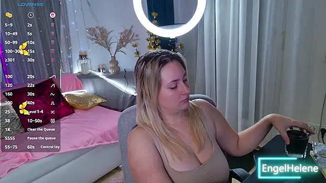 EngelHelene online show from November 2025 07:05:02 PM
