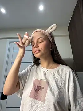 KissMeSashaPlz online show from October 2025 01:17:01 AM