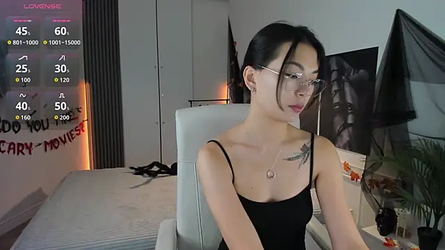 Snapshot of AsianAlis chatting on November 2025 07:30:01 AM AsianAlis online show from November 2025 07:30:01 AM