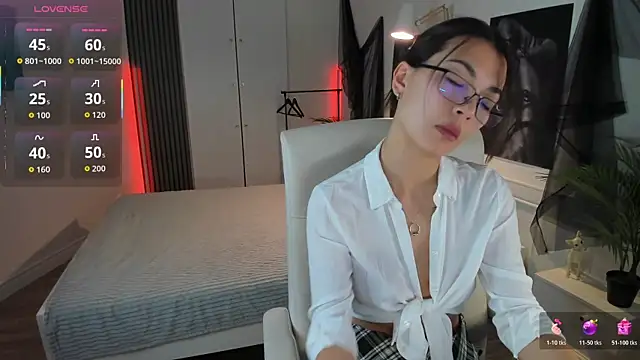 Snapshot of AsianAlis chatting on November 2025 07:36:02 AM AsianAlis online show from November 2025 07:36:02 AM