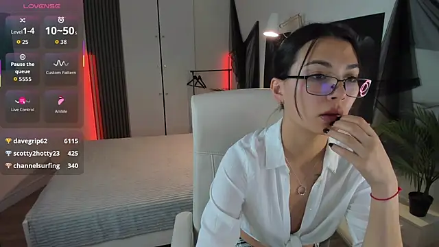 Snapshot of AsianAlis chatting on November 2025 07:41:02 PM AsianAlis online show from November 2025 07:41:02 PM