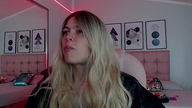 KikiVelvet online show from January 2026 09:27:01 PM