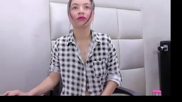 HannMachinne online show from October 2025 10:47:02 PM