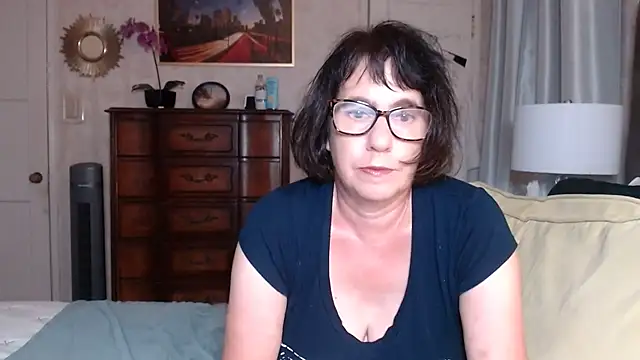 BigbustedBrenda online show from November 2025 05:01:02 PM