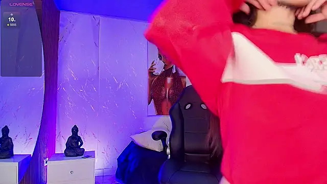 Vivian LoveEup online show from November 2025 01:22:02 PM