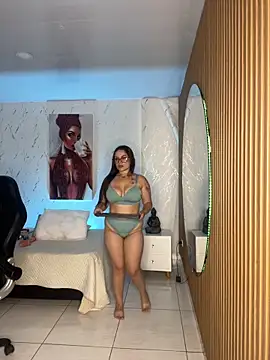 Vivian LoveEup online show from November 2025 01:22:02 PM