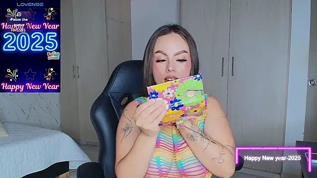 Vivian LoveEup online show from December 2025 01:39:01 PM