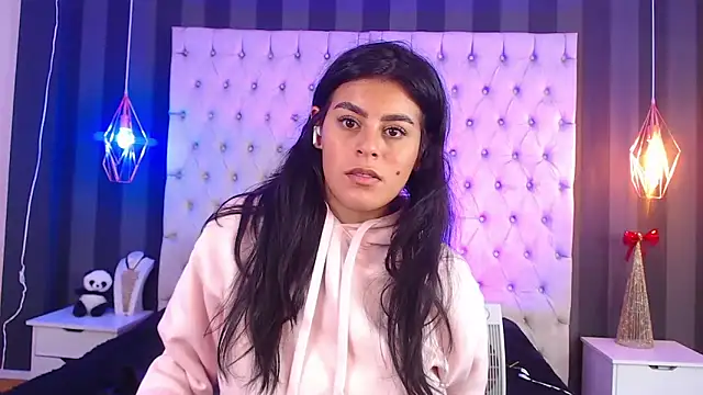 Camile Petite online show from November 2025 08:30:02 PM