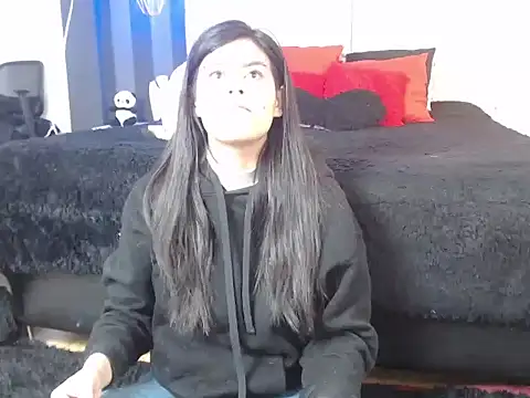 Camile Petite online show from December 2025 07:55:01 PM