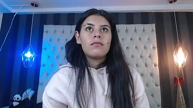 Camile Petite online show from December 2025 09:20:01 PM