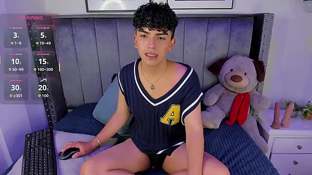 Niick Twiink online show from October 2025 07:37:02 PM