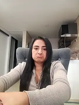 solandrea online show from October 2025 09:52:01 PM