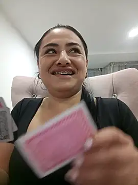 solandrea online show from November 2025 11:58:02 PM