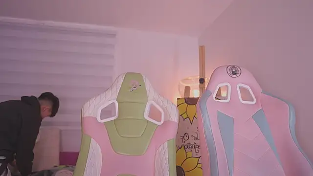 Zaffy  online show from November 2025 02:42:01 PM