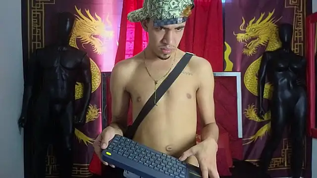 Latin Duo13 online show from November 2025 07:13:02 PM