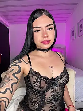 VioletEvanzz online show from November 2025 01:11:02 PM