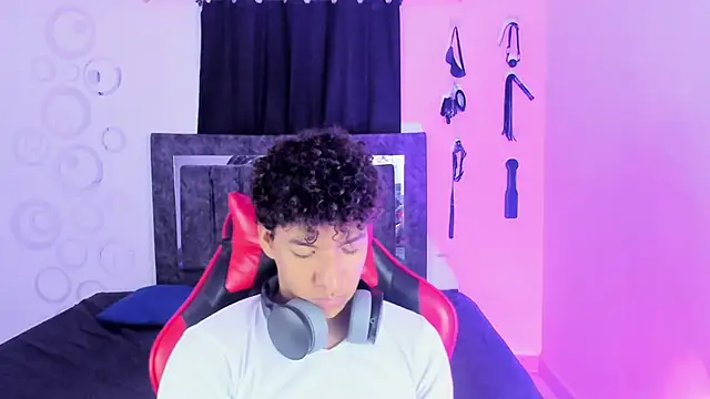 Maximiliano Khalil online show from November 2025 07:23:02 PM