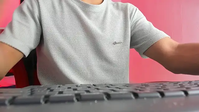 Maximiliano Khalil online show from November 2025 07:35:02 PM