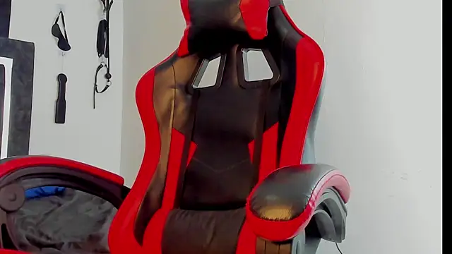 Maximiliano Khalil online show from December 2025 07:32:01 PM