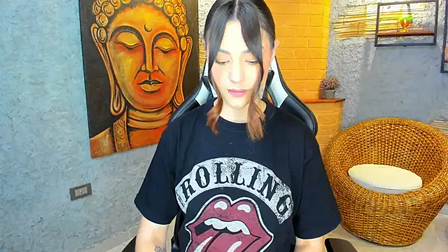 Snapshot of DakotaRussell_ chatting on October 2025 11:03:01 AM DakotaRussell online show from October 2025 11:03:01 AM