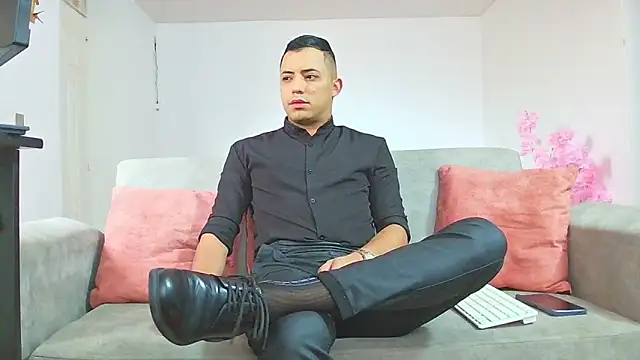 Snapshot of Mike_Fetiche chatting on February 2026 12:34:02 PM Mike Fetiche online show from February 2026 12:34:02 PM