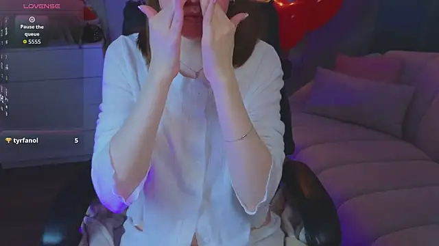 R I N A online show from March 2026 01:16:02 AM