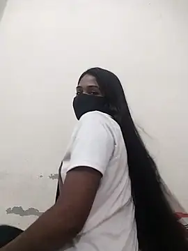 Green LaDY66 online show from November 2025 01:25:02 AM