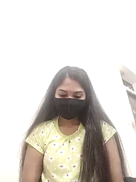 Green LaDY66 online show from November 2025 04:51:01 PM