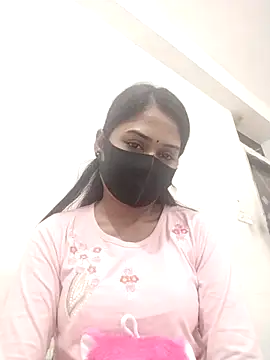 Green LaDY66 online show from November 2025 07:01:01 AM