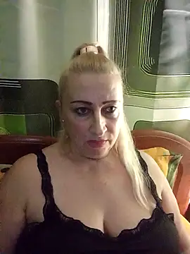 Esenia505 online show from December 2025 01:53:01 PM