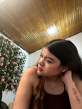 Tharafresneda  online show from October 2025 02:30:01 PM