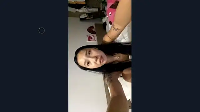 LizParadiz online show from December 2025 12:10:01 PM