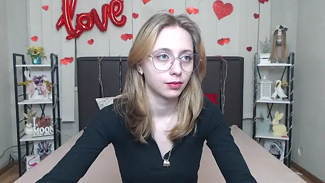 TracyLll online show from February 2026 06:26:01 AM