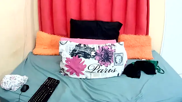 BubblegumBaddiexxxx online show from November 2025 07:01:02 PM