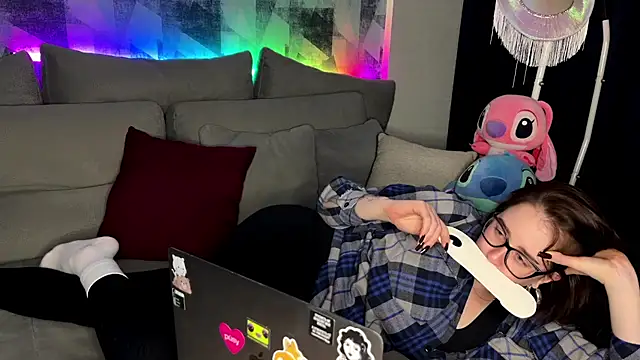 OhNicolle online show from November 2025 12:00:02 AM