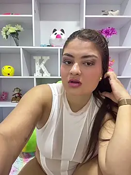 Itskari  online show from November 2025 01:03:02 AM